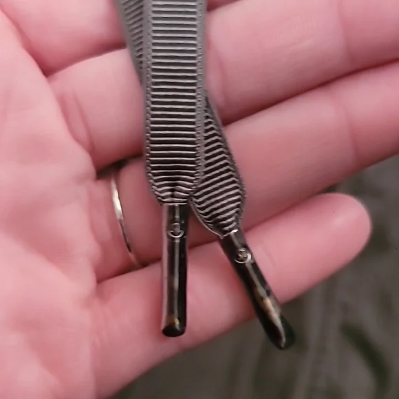 LULULEMON DANCE STUDIO CROP 25” DARK OLIVE SIZE 12 - Picture 7 of 8